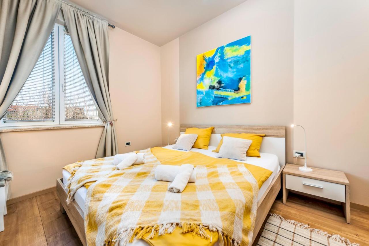 Room And Apartments Antea Ρόβινι Εξωτερικό φωτογραφία
