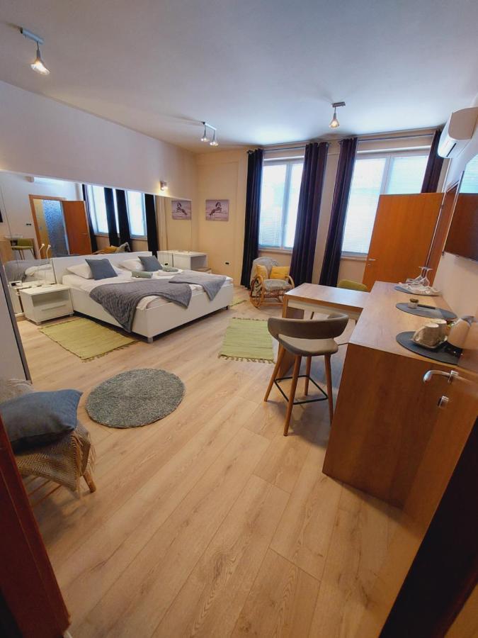 Room And Apartments Antea Ρόβινι Εξωτερικό φωτογραφία