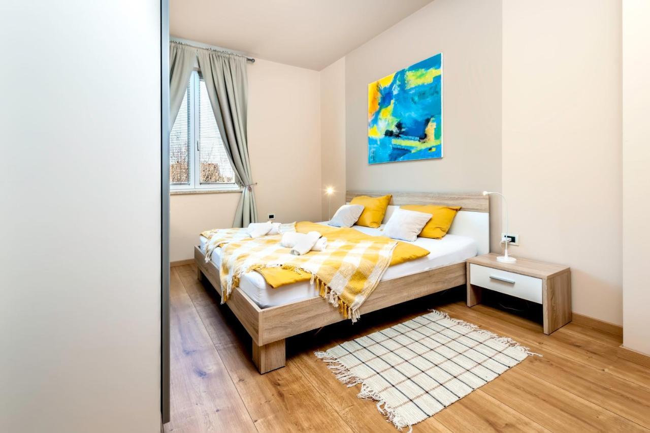 Room And Apartments Antea Ρόβινι Εξωτερικό φωτογραφία