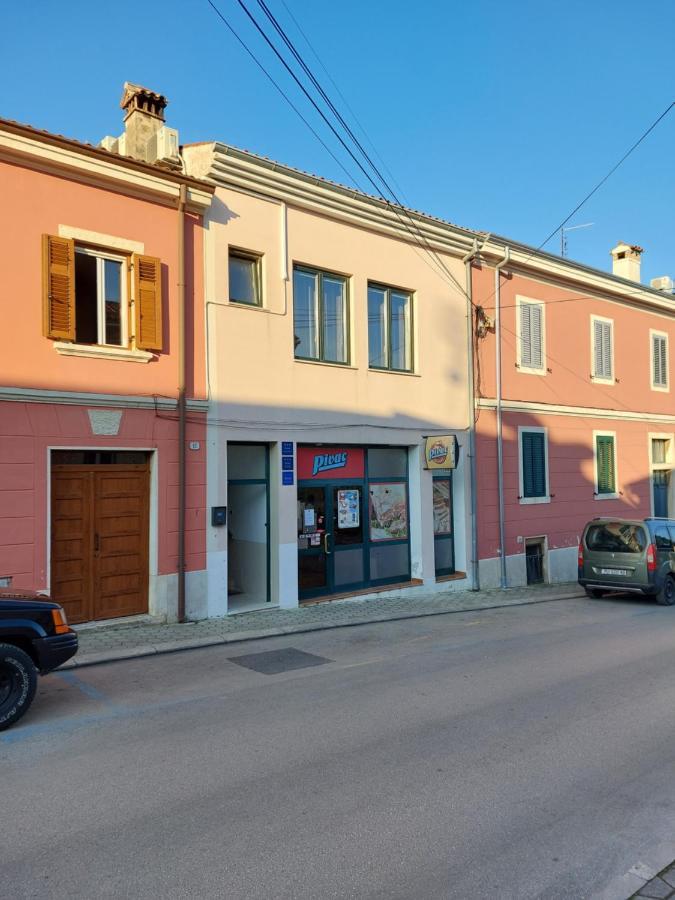 Room And Apartments Antea Ρόβινι Εξωτερικό φωτογραφία